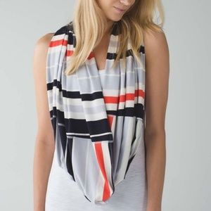 NWT Lululemon Vinyasa Scarf Beach Blanket Stripe